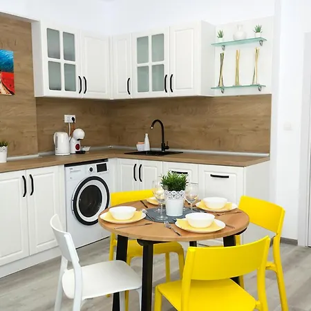 Casa Del Sol ~ Beautiful 2bd Flat In The Centre * וארנה