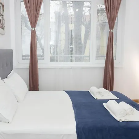 Casa Del Sol ~ Beautiful 2bd Flat In The Centre * וארנה