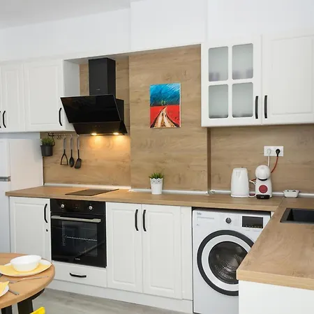 Casa Del Sol ~ Beautiful 2bd Flat In The Centre * וארנה