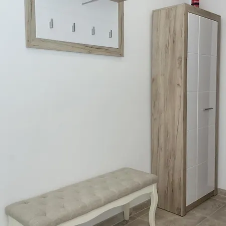 Casa Del Sol ~ Beautiful 2bd Flat In The Centre דירה וארנה